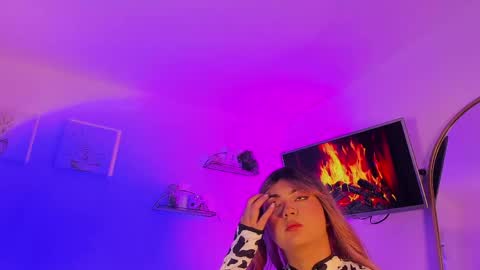 Snapshot of alaiarogerss chatting on 24, 4, 2026 online show from 24, 4, 2026