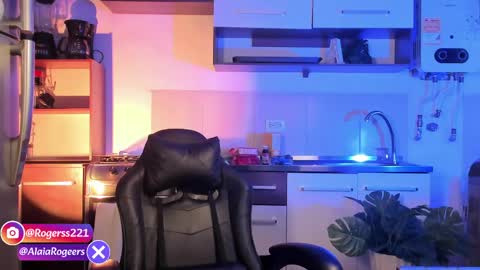 Snapshot of alaiarogerss chatting on 23, 5, 2026 online show from 23, 5, 2026