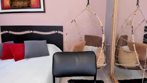 Snapshot of alaiasmile_ chatting on 12, 11, 2025 online show from 12, 11, 2025