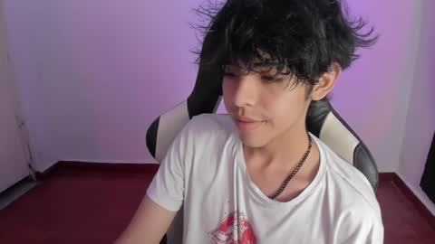 Snapshot of alan18n chatting on 12, 1, 2025 alan18n online show from 12, 1, 2025