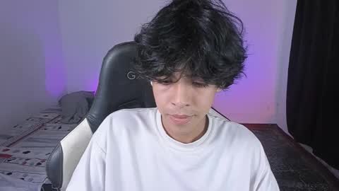 Snapshot of alan18n chatting on 22, 11, 2025 alan18n online show from 22, 11, 2025