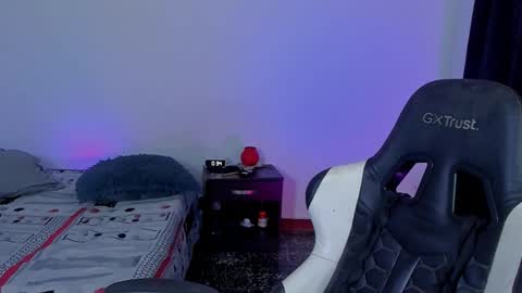 Snapshot of alan18n chatting on 23, 11, 2025 alan18n online show from 23, 11, 2025