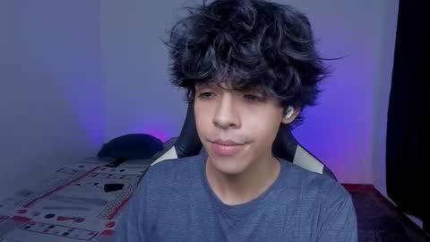 Snapshot of alan18n chatting on 28, 11, 2025 alan18n online show from 28, 11, 2025