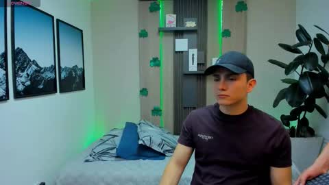 Alan  Kevin can we reach 100 thumbs up please guys  online show from 16, 3, 2026