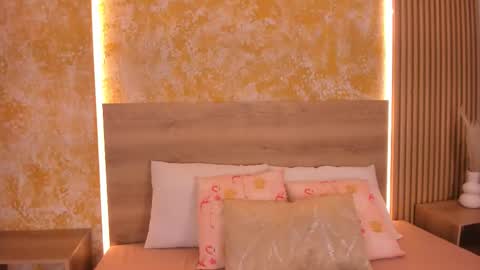 alana_2916 online show from 15, 10, 2025