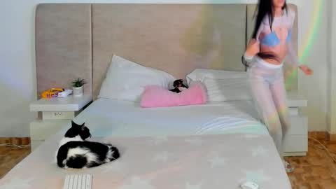 Snapshot of alana__get chatting on 17, 10, 2025 online show from 17, 10, 2025