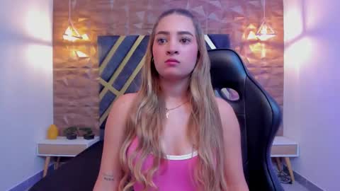 ALANA COX online show from 4, 12, 2025