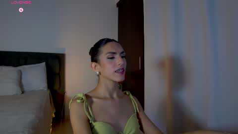Snapshot of alana_sofia_ chatting on 7, 7, 2026 Alana Tobias online show from 7, 7, 2026