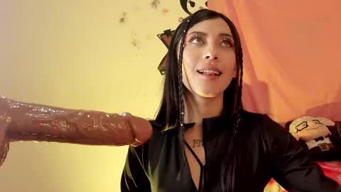 Snapshot of alanalois_ chatting on 12, 11, 2025 ALANA Please follow me online show from 12, 11, 2025