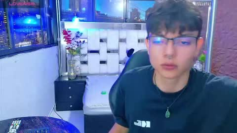 Snapshot of alandelrey57 chatting on 5, 12, 2025 ALAN DEL REY online show from 5, 12, 2025