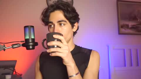 idenavarre online show from 16, 1, 2025