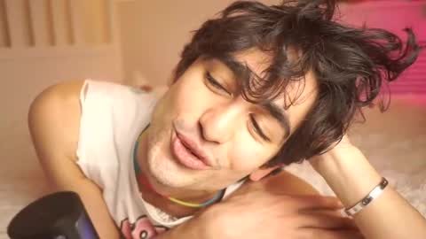 idenavarre online show from 30, 1, 2025