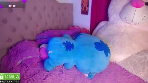 Snapshot of alanna_brunette chatting on 8, 11, 2025 lanna online show from 8, 11, 2025