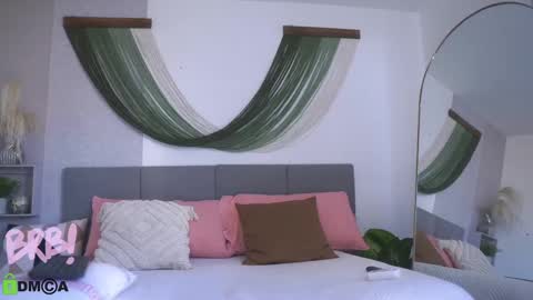 Snapshot of alannathomson chatting on 16, 2, 2025 alannathomson online show from 16, 2, 2025