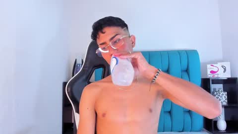 alannaughty_ online show from 26, 1, 2025