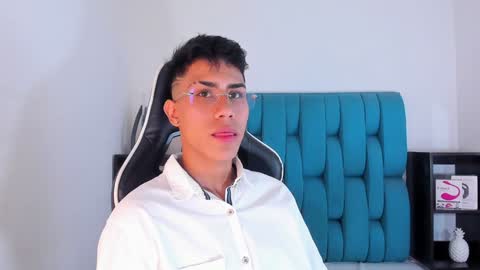 alannaughty_ online show from 5, 2, 2025