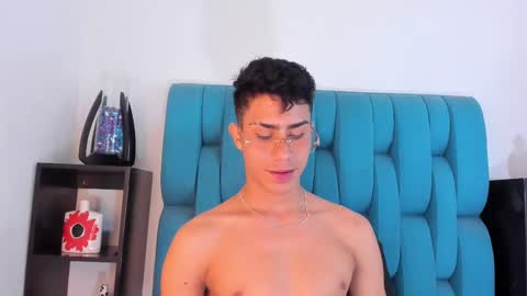 alannaughty_ online show from 4, 3, 2025