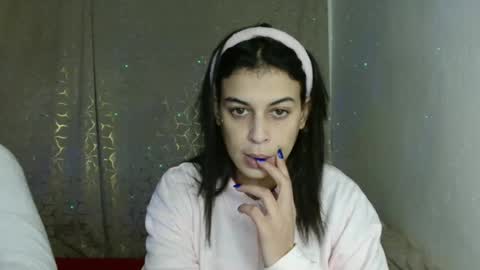 Snapshot of alaouirim25 chatting on 12, 1, 2026 AllylicArabis online show from 12, 1, 2026
