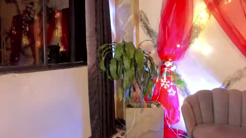 Snapshot of alaskaflowers_ chatting on 15, 4, 2026 Alaska online show from 15, 4, 2026