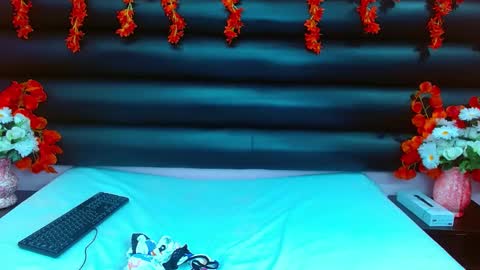 AlaSmith  online show from 5, 2, 2025