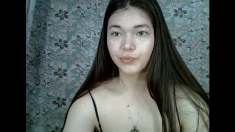 Snapshot of albi_glow chatting on 10, 10, 2025 Albi online show from 10, 10, 2025