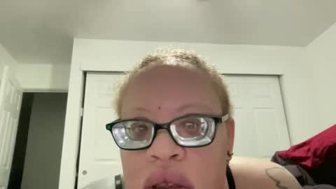 Snapshot of albinoqueen chatting on 13, 9, 2025 albinoqueen online show from 13, 9, 2025