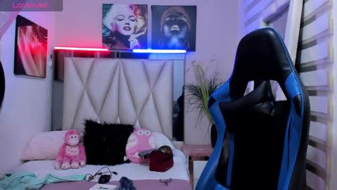 Snapshot of ale_noah_xxx chatting on 4, 1, 2025 ale_noah_xxx online show from 4, 1, 2025