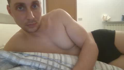 Snapshot of aledewalt chatting on 22, 12, 2024 call me on skp alexdewalt online show from 22, 12, 2024