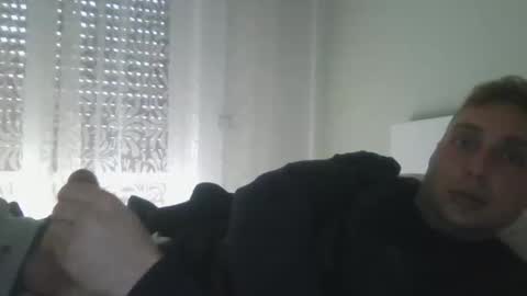 Snapshot of aledewalt chatting on 17, 1, 2026 call me on skp alexdewalt online show from 17, 1, 2026