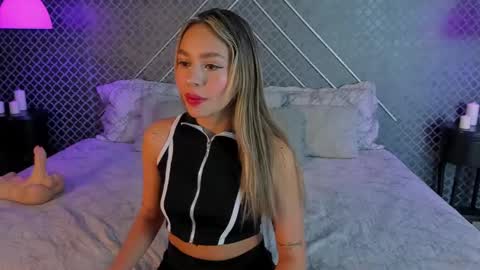 aleja_bloom online show from 6, 10, 2025