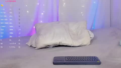 Snapshot of aleja_rossi chatting on 23, 7, 2026 Aleja online show from 23, 7, 2026
