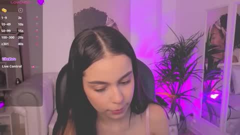 Alejandra online show from 12, 11, 2025