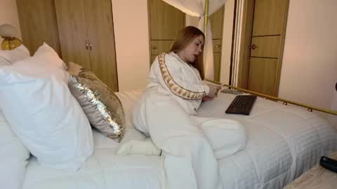 Snapshot of alejadollts chatting on 17, 4, 2026 ALEJADOLLTS online show from 17, 4, 2026