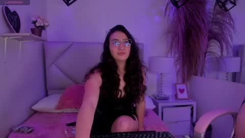 Snapshot of alejaharper chatting on 7, 7, 2026 Aleja online show from 7, 7, 2026