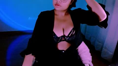 Alejandra  online show from 28, 11, 2025