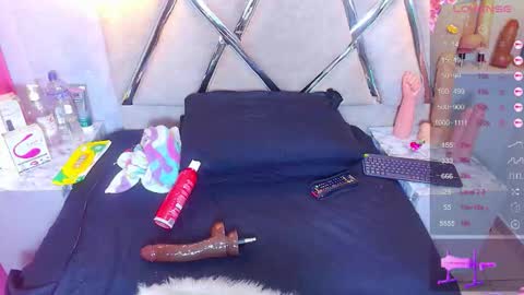 Snapshot of alejandra_martinss chatting on 7, 3, 2026 alejandra martins online show from 7, 3, 2026