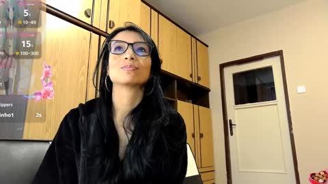 Snapshot of alejandracherry_ chatting on 6, 1, 2025 Alejandra online show from 6, 1, 2025