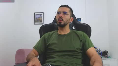 Snapshot of alejandroo_7 chatting on 20, 12, 2025 alejandroo_7 online show from 20, 12, 2025