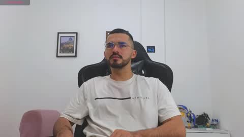 Snapshot of alejandroo_7 chatting on 7, 1, 2026 alejandroo_7 online show from 7, 1, 2026