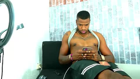 Snapshot of alejo_21cm chatting on 19, 2, 2025 alejo_21cm online show from 19, 2, 2025