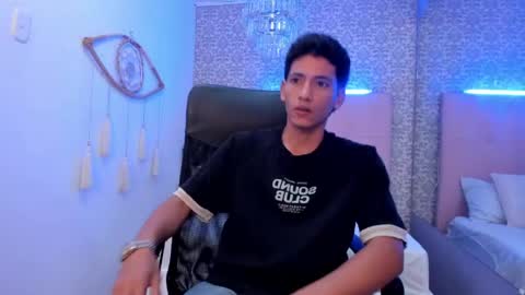 Snapshot of alejo_exotic chatting on 25, 4, 2026 alejo_exotic online show from 25, 4, 2026