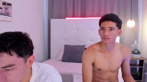 Snapshot of alejo_exotic chatting on 15, 5, 2026 alejo_exotic online show from 15, 5, 2026