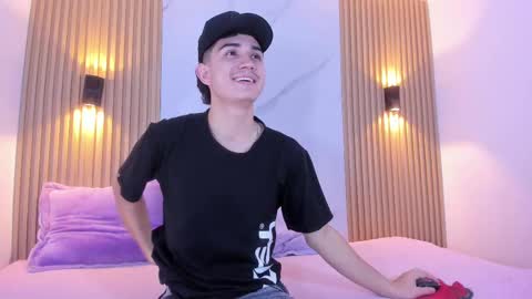 Snapshot of alejo_gray1 chatting on 5, 11, 2025 alejo_gray1 online show from 5, 11, 2025