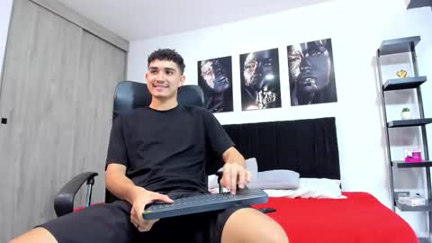alejo_gray1 online show from 9, 2, 2026