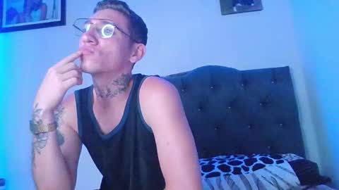 Snapshot of alejo_ken807856 chatting on 28, 4, 2026 alejo online show from 28, 4, 2026