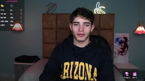 Snapshot of alejootwink chatting on 3, 12, 2024 ALejoo Saenz online show from 3, 12, 2024
