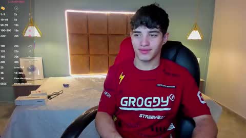 Snapshot of alejootwink chatting on 26, 9, 2025 ALejoo Saenz online show from 26, 9, 2025