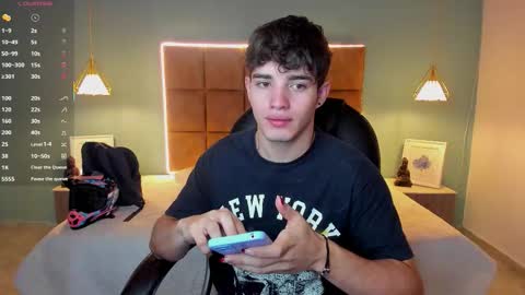 Snapshot of alejootwink chatting on 1, 10, 2025 ALejoo Saenz online show from 1, 10, 2025