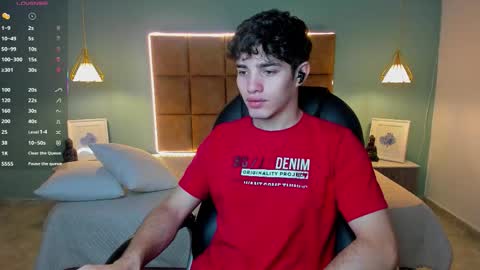 Snapshot of alejootwink chatting on 3, 10, 2025 ALejoo Saenz online show from 3, 10, 2025