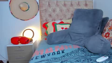 Snapshot of alejostrong chatting on 16, 12, 2025 alejostrong online show from 16, 12, 2025